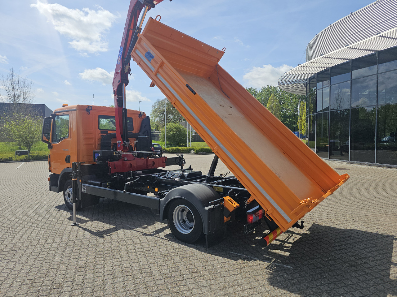 Kallurauto, Kraanaga veoauto MAN TGL 8.220: pilt 6