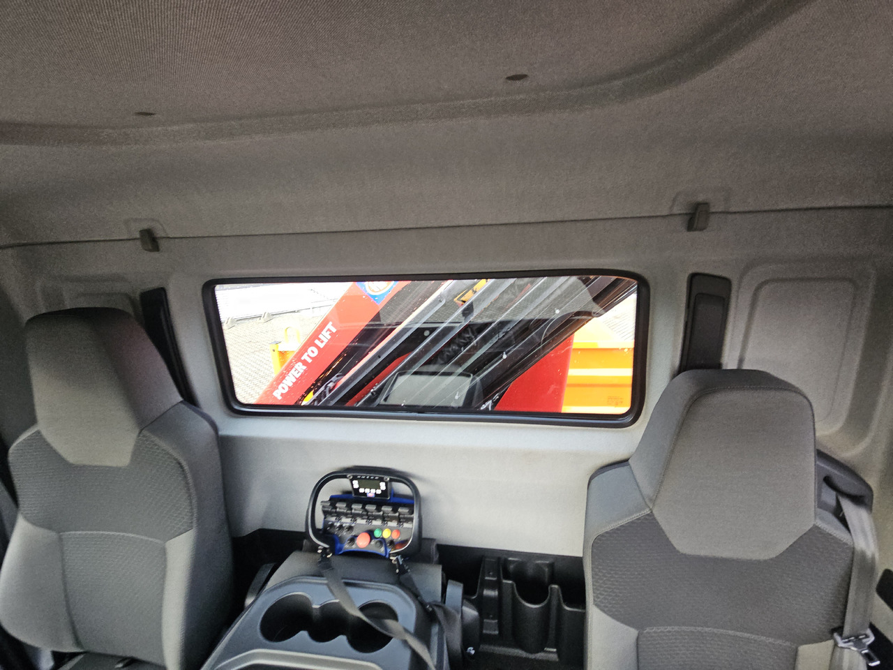 Kallurauto, Kraanaga veoauto MAN TGL 8.220: pilt 18