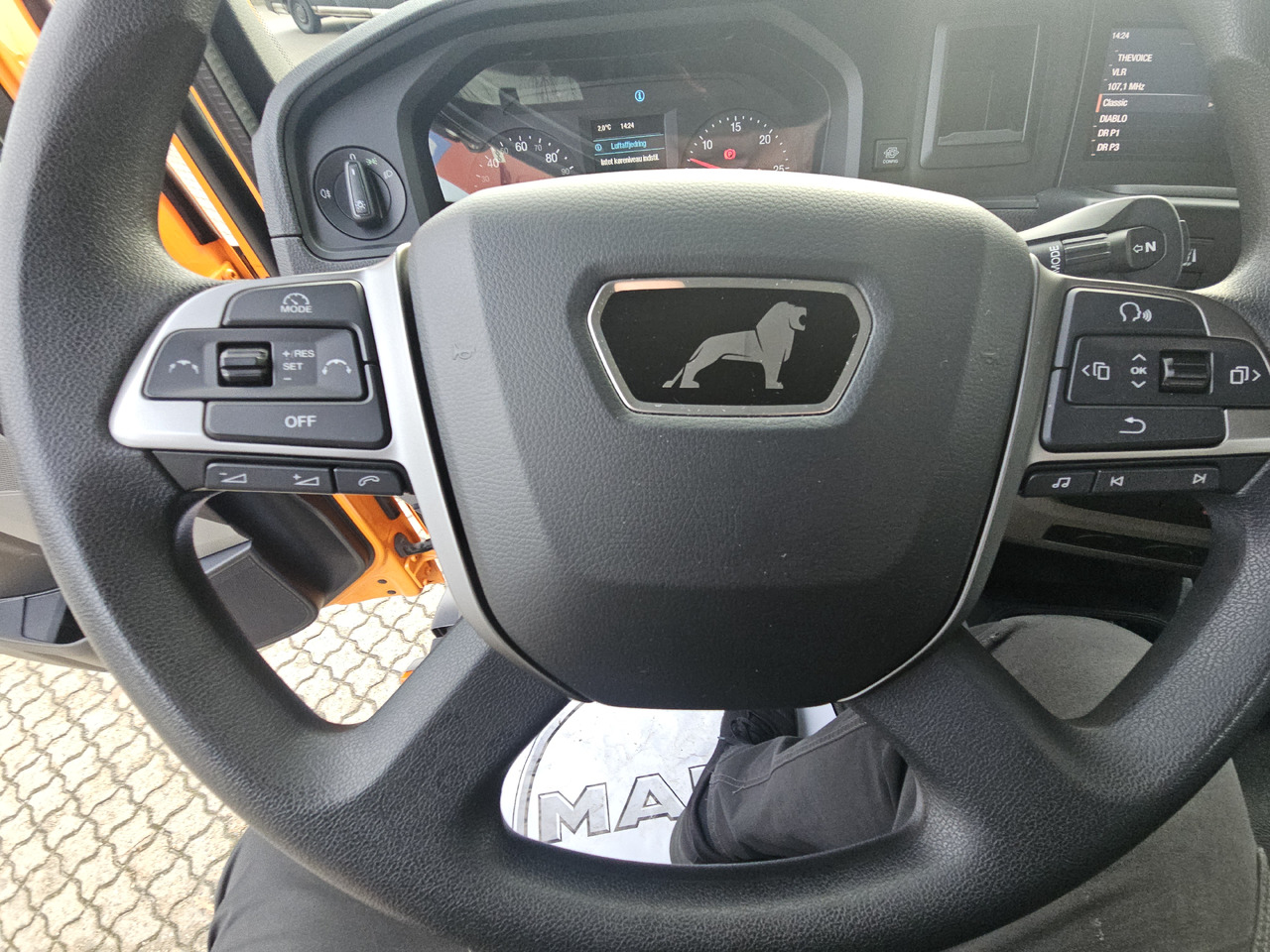 Kallurauto, Kraanaga veoauto MAN TGL 8.220: pilt 21