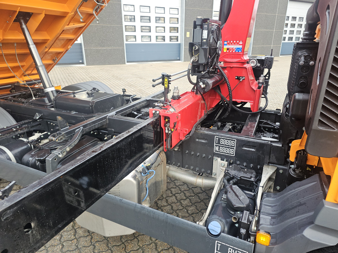 Kallurauto, Kraanaga veoauto MAN TGL 8.220: pilt 11