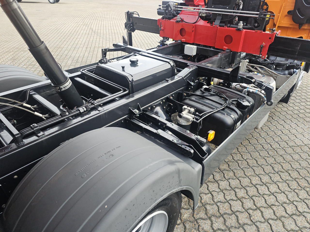 Kallurauto, Kraanaga veoauto MAN TGL 8.220: pilt 13