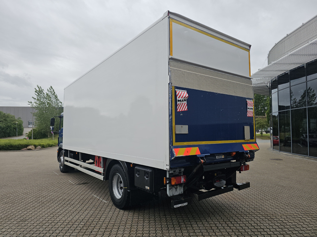 MAN TGM 18.290 - Kasti veoauto: pilt 3 MAN TGM 18.290 - Kasti veoauto: pilt 3