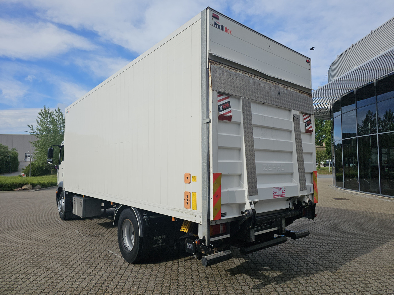 MAN TGM 18.290 - Kasti veoauto: pilt 3 MAN TGM 18.290 - Kasti veoauto: pilt 3