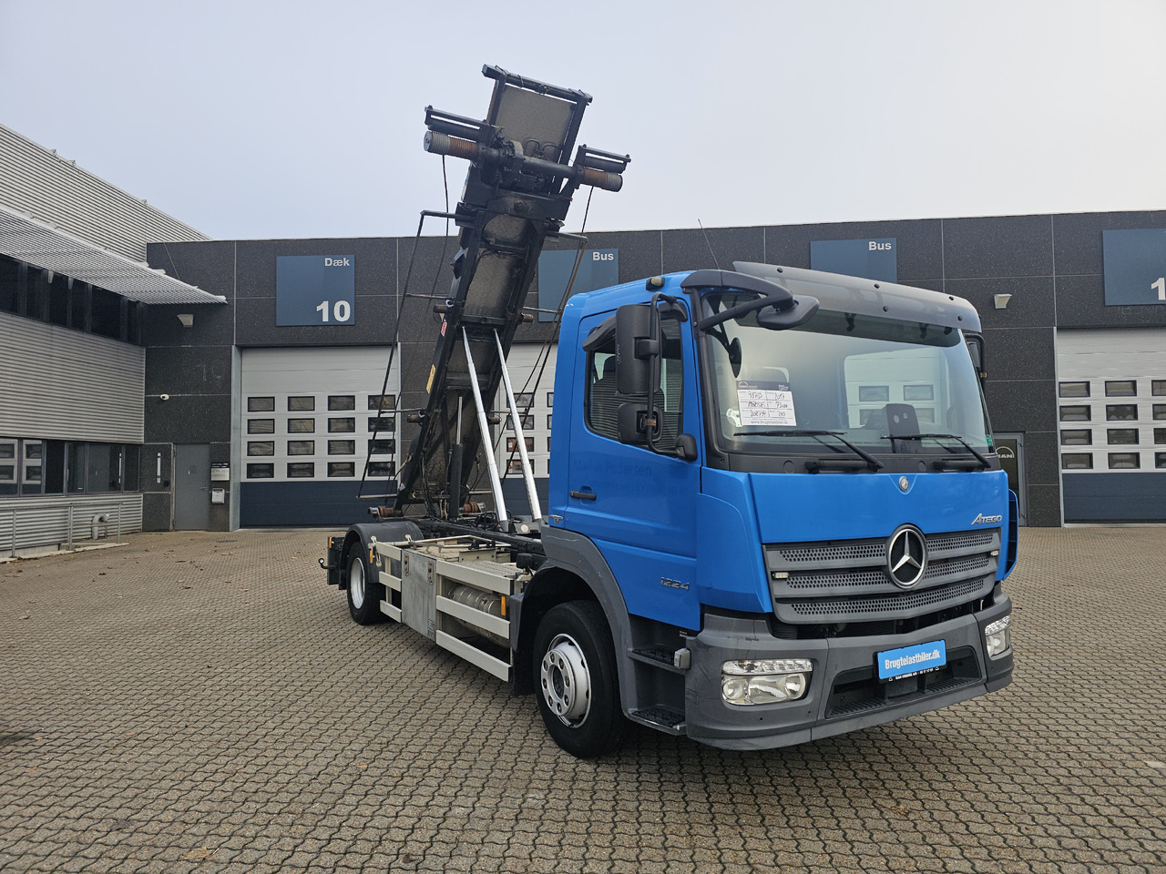 Mercedes Atego 1224 - Konteinerveduk/ Tõstukiga veoauto: pilt 2 Mercedes Atego 1224 - Konteinerveduk/ Tõstukiga veoauto: pilt 2