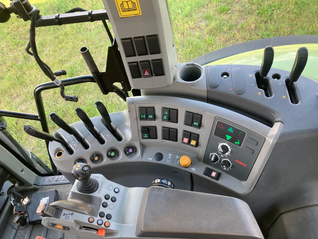 CLAAS AXION 840 - Traktor: pilt 5 CLAAS AXION 840 - Traktor: pilt 5