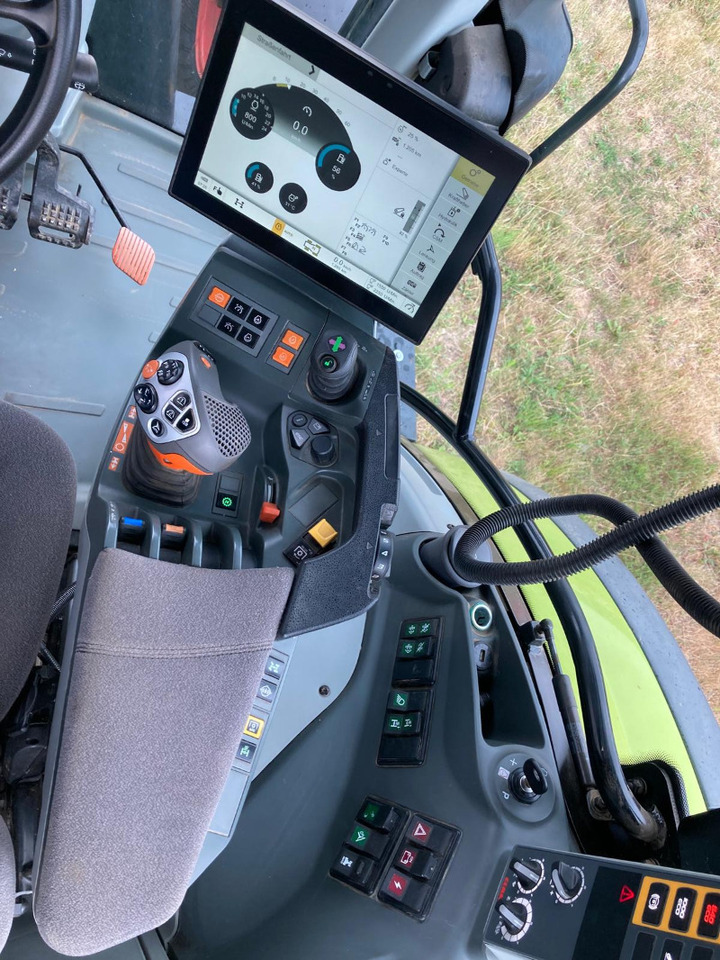CLAAS Arion 630 CMATIC - Traktor: pilt 4 CLAAS Arion 630 CMATIC - Traktor: pilt 4