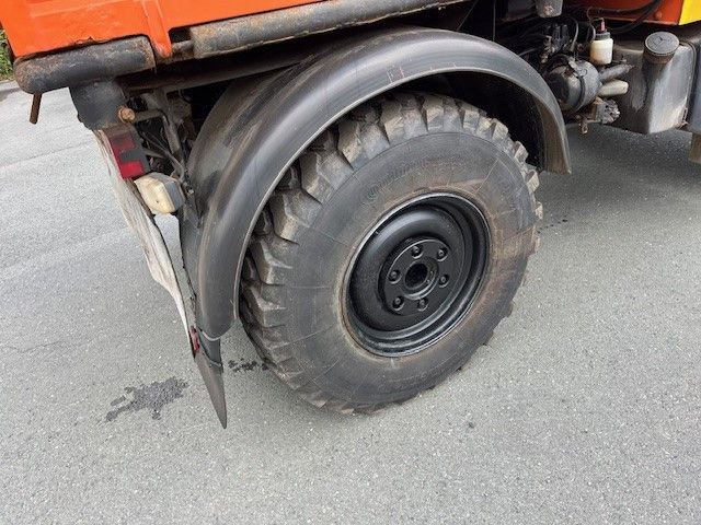 Kallurauto Mercedes-Benz Unimog 418/10 Winterdienst2000: pilt 9