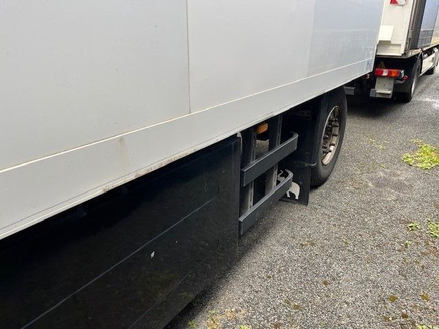 Külmikjärelhaagis Schmitz Cargobull TK Anhänger Thermoking SL100 Rohrbahn Fleisch: pilt 12 Külmikjärelhaagis Schmitz Cargobull TK Anhänger Thermoking SL100 Rohrbahn Fleisch: pilt 12