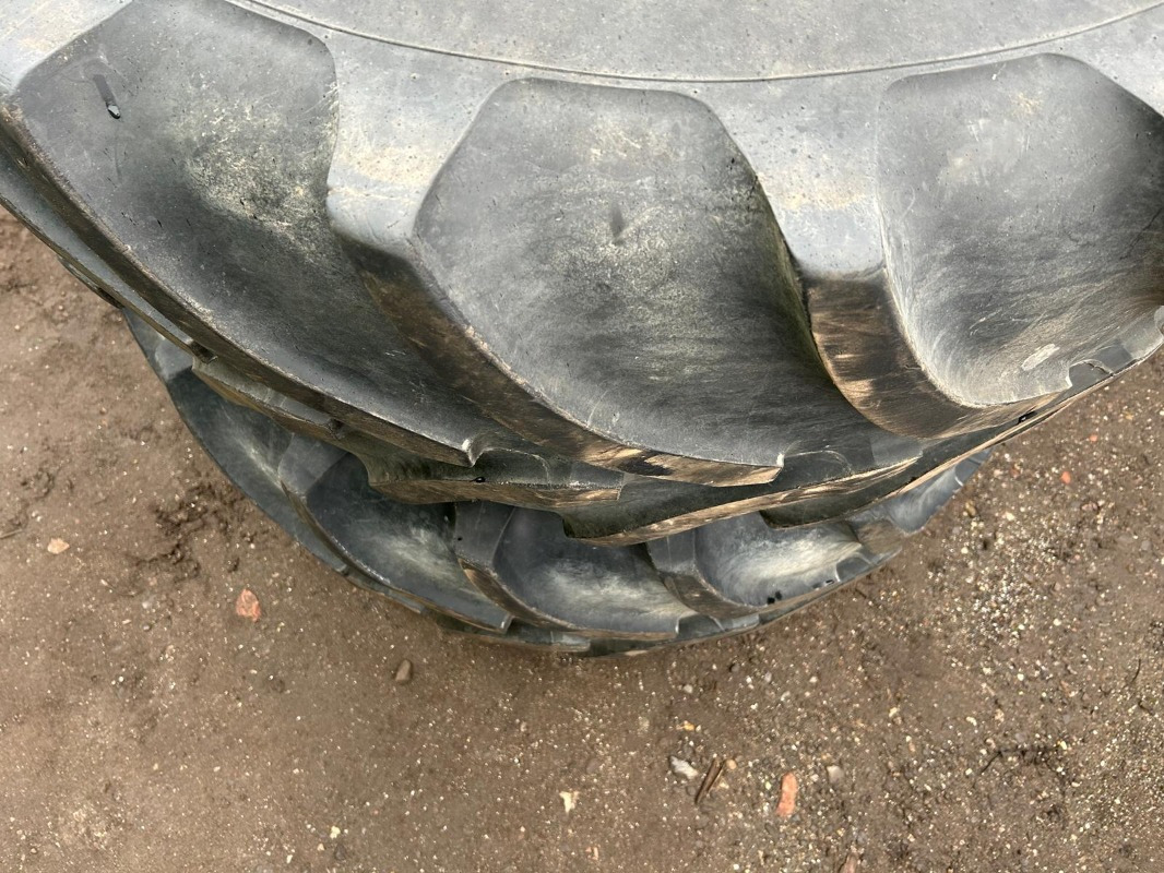 600/70R28 650/85R38 Kompletträder - Rehv - Põllutööseade: pilt 4 600/70R28 650/85R38 Kompletträder - Rehv - Põllutööseade: pilt 4