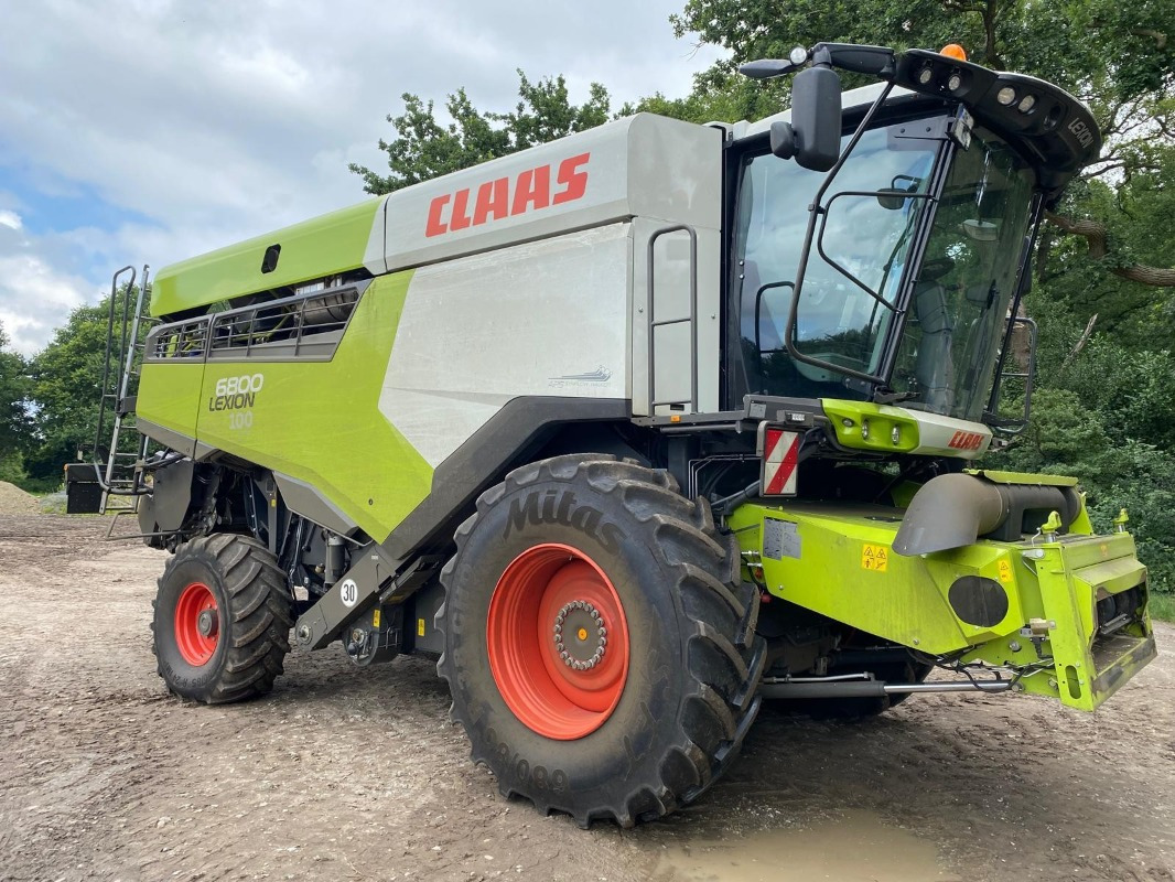 CLAAS Lexion 6800 mit Vario 930 Schneidwerk - Kombain: pilt 1 CLAAS Lexion 6800 mit Vario 930 Schneidwerk - Kombain: pilt 1