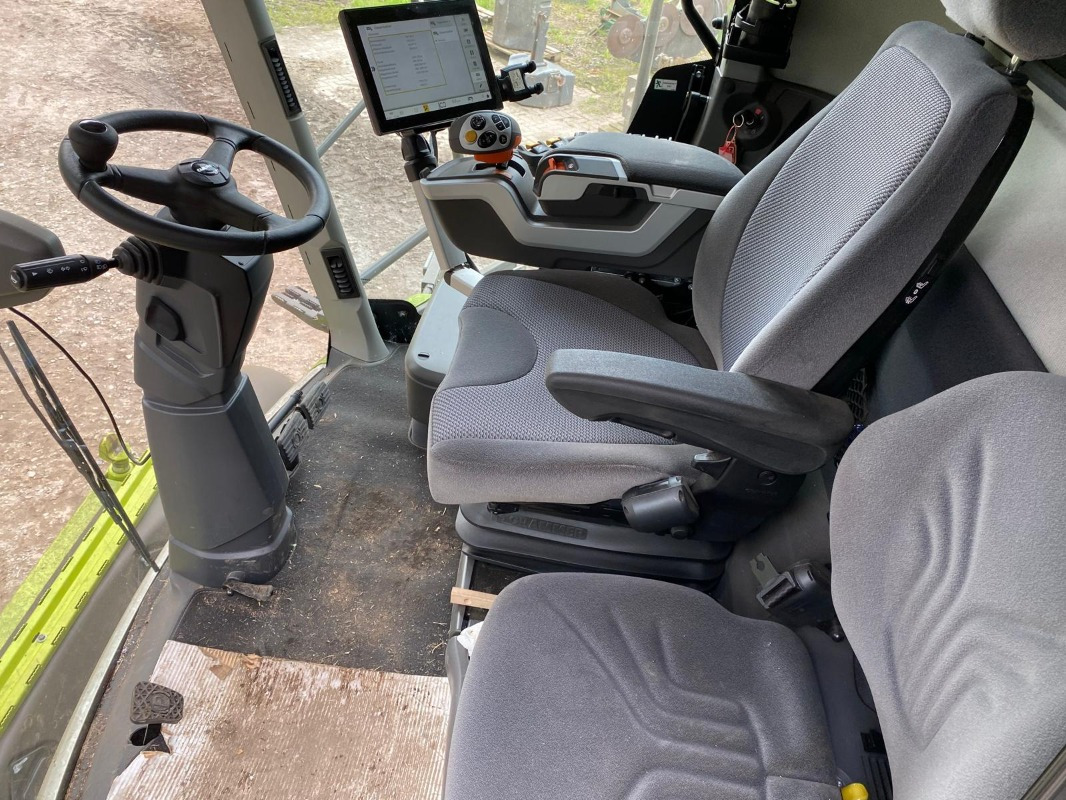 Uus Kombain CLAAS Lexion 6800 mit Vario 930 Schneidwerk: pilt 7 Uus Kombain CLAAS Lexion 6800 mit Vario 930 Schneidwerk: pilt 7