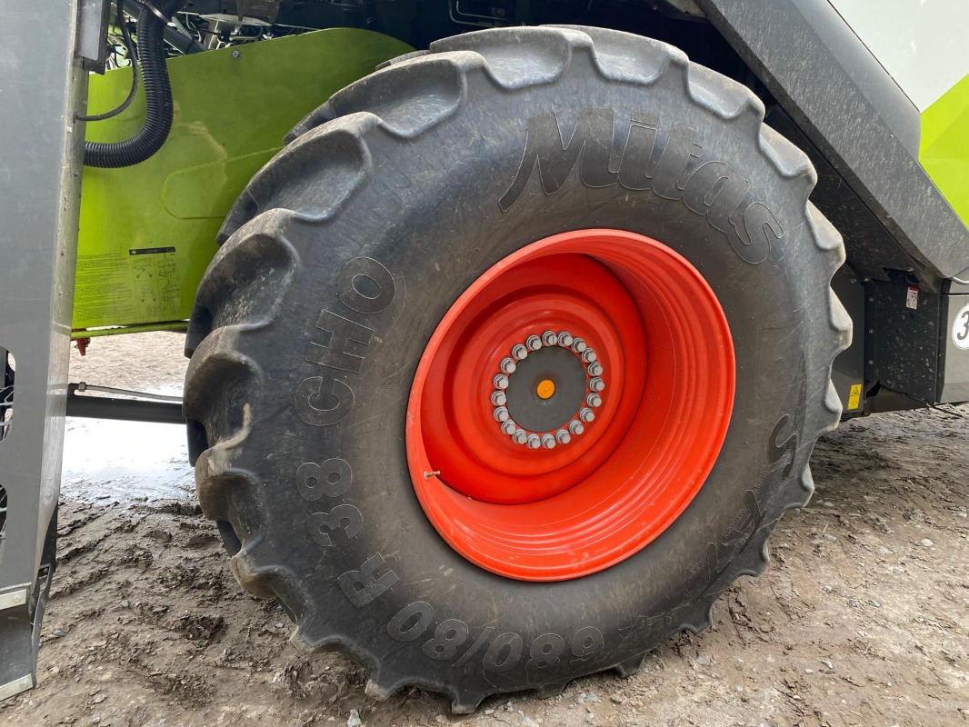 CLAAS Lexion 6800 mit Vario 930 Schneidwerk - Kombain: pilt 3 CLAAS Lexion 6800 mit Vario 930 Schneidwerk - Kombain: pilt 3