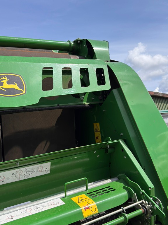 Heinapalli mähkija John Deere V461R: pilt 14