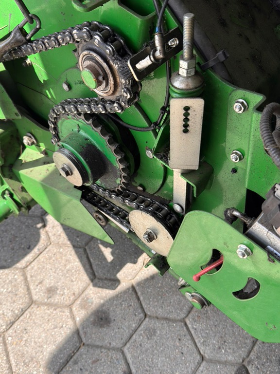Heinapalli mähkija John Deere V461R: pilt 8