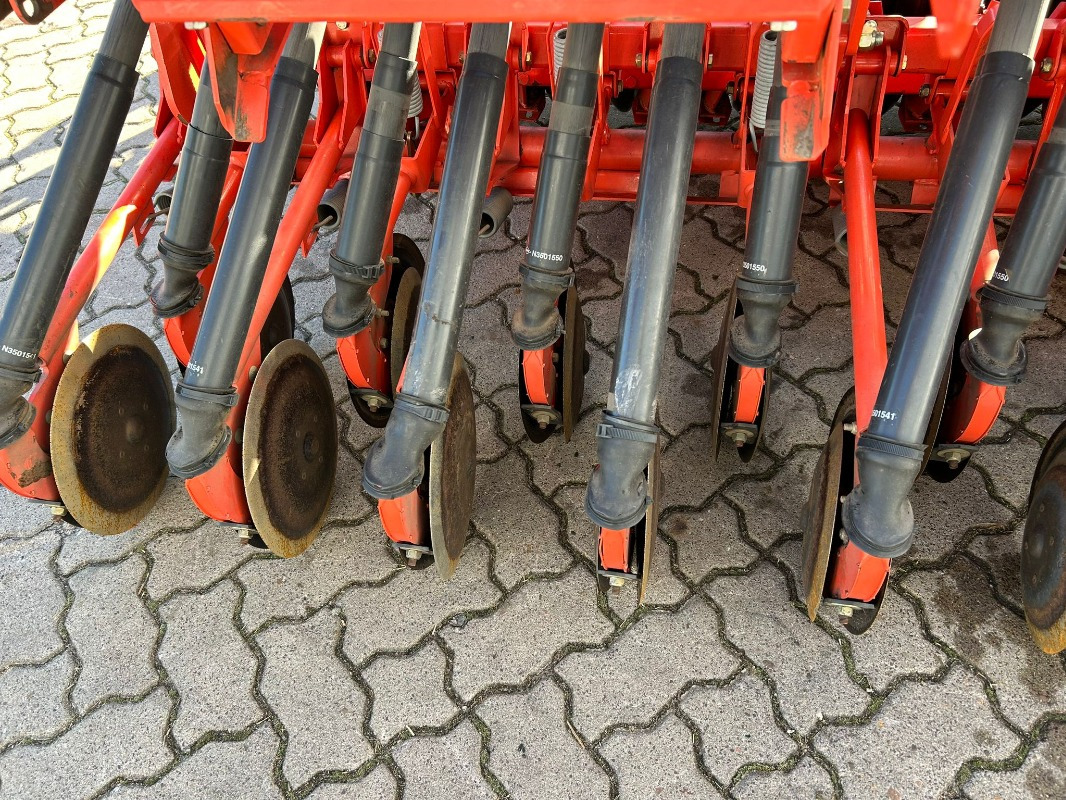 Kuhn Integra G II MIT 400 - Kombain-külvimasin: pilt 2 Kuhn Integra G II MIT 400 - Kombain-külvimasin: pilt 2