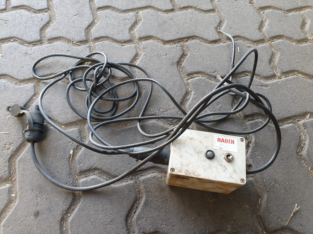 Saphir PLS 500/2013 - Liiva-/ Soolajaotur: pilt 4 Saphir PLS 500/2013 - Liiva-/ Soolajaotur: pilt 4