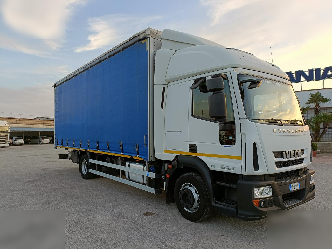 IVECO EUROCARGO 120E25 - Tent veoauto: pilt 3 IVECO EUROCARGO 120E25 - Tent veoauto: pilt 3