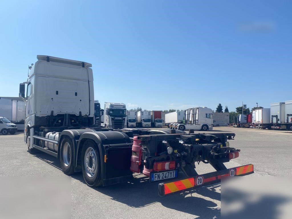 MERCEDES-BENZ ACTROS 2545 - Kabiinišassiiga veoauto: pilt 3 MERCEDES-BENZ ACTROS 2545 - Kabiinišassiiga veoauto: pilt 3