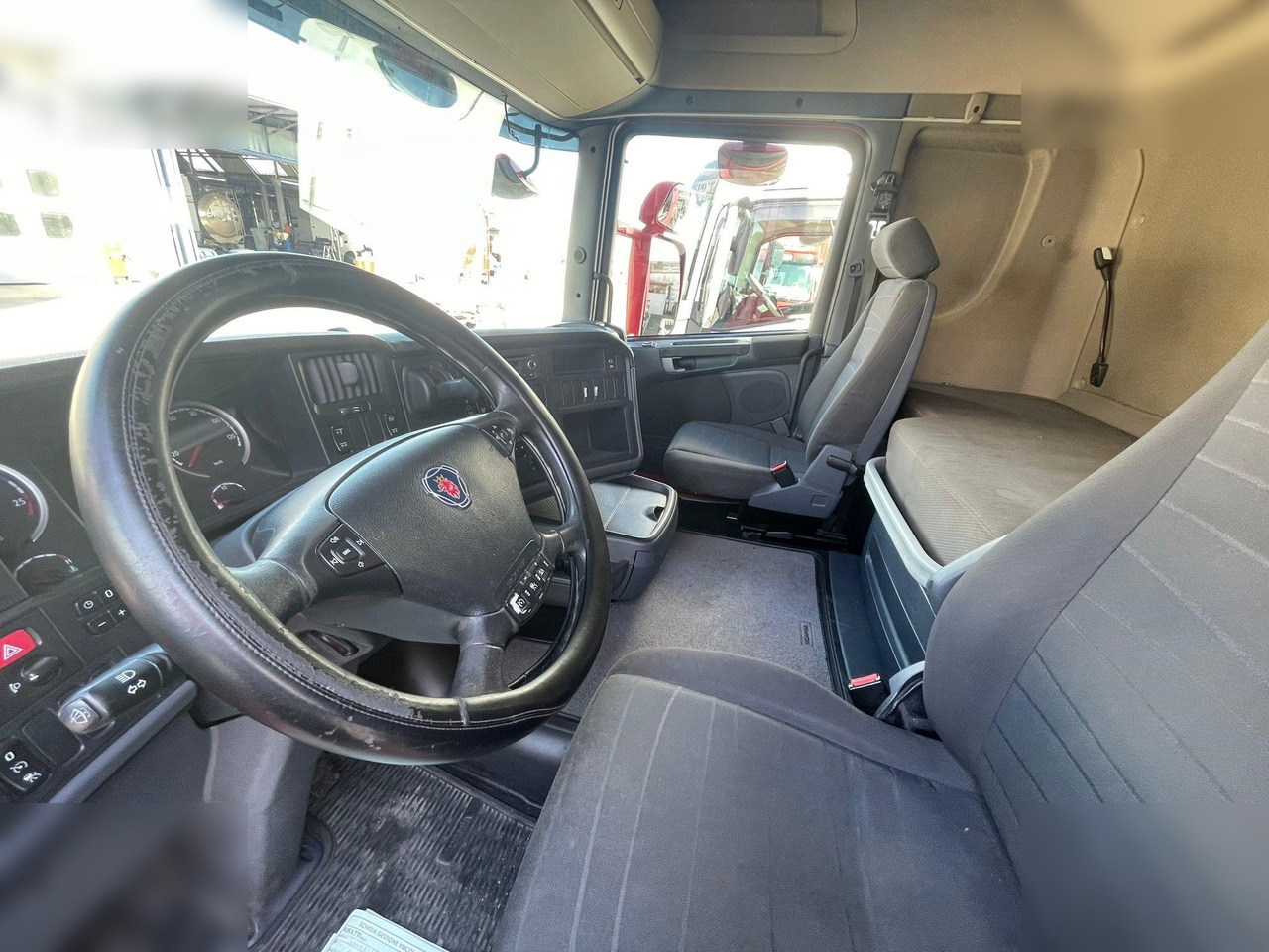 SCANIA R450 - Konteinerveduk/ Tõstukiga veoauto: pilt 3 SCANIA R450 - Konteinerveduk/ Tõstukiga veoauto: pilt 3