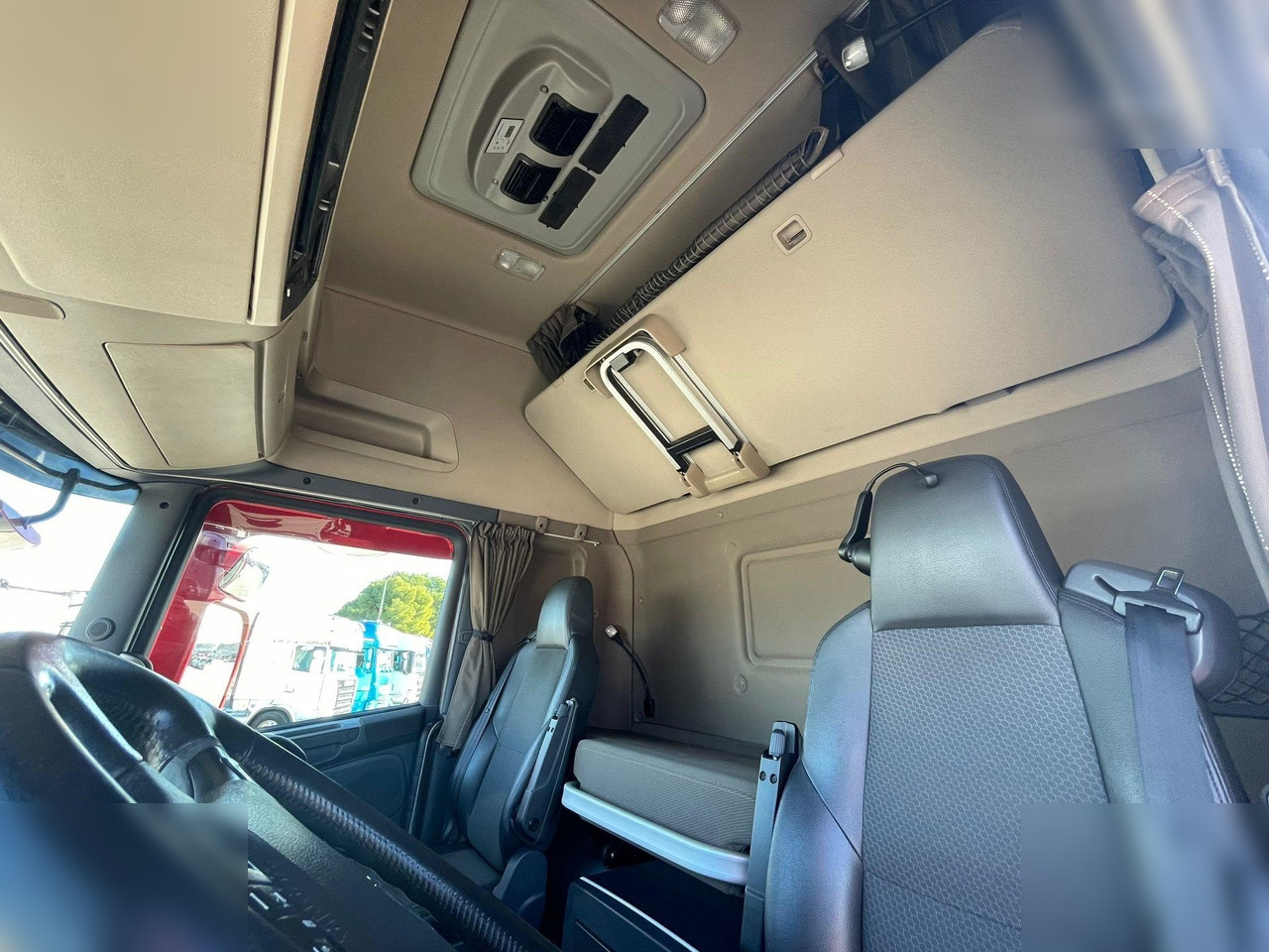 SCANIA R580 - Konteinerveduk/ Tõstukiga veoauto: pilt 4 SCANIA R580 - Konteinerveduk/ Tõstukiga veoauto: pilt 4