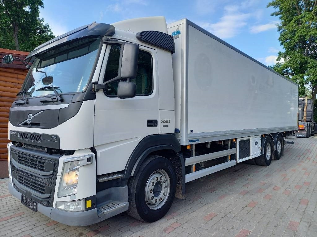 Volvo FM 330, 6x2, CARRIER SUPRA 950 U - Külmutiga veoauto: pilt 1 Volvo FM 330, 6x2, CARRIER SUPRA 950 U - Külmutiga veoauto: pilt 1