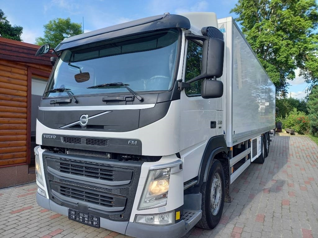 Volvo FM 330, 6x2, CARRIER SUPRA 950 U - Külmutiga veoauto: pilt 2 Volvo FM 330, 6x2, CARRIER SUPRA 950 U - Külmutiga veoauto: pilt 2