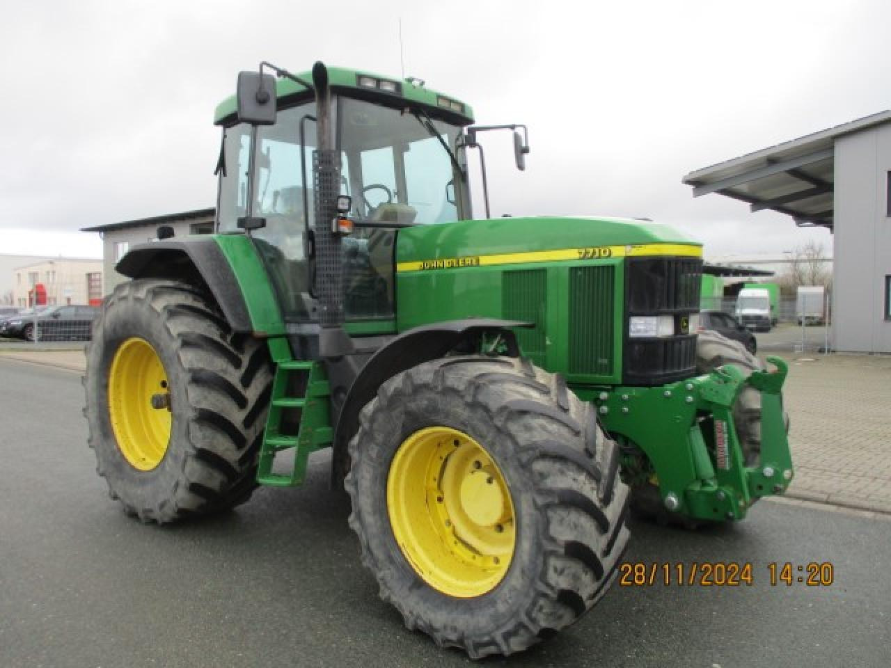 John Deere 7710 TLS Motor Neu - Traktor: pilt 5 John Deere 7710 TLS Motor Neu - Traktor: pilt 5