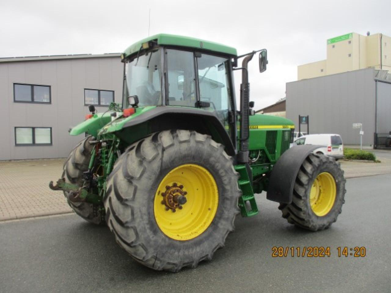 John Deere 7710 TLS Motor Neu - Traktor: pilt 4 John Deere 7710 TLS Motor Neu - Traktor: pilt 4