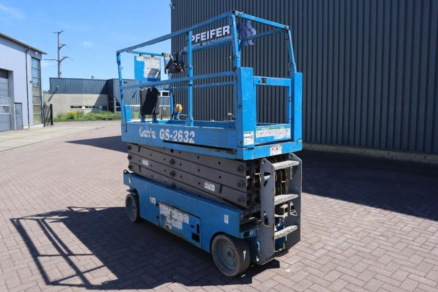Genie GS2632 Electric, Working Height 10m, 227kg Capacit - Käärlift: pilt 2 Genie GS2632 Electric, Working Height 10m, 227kg Capacit - Käärlift: pilt 2