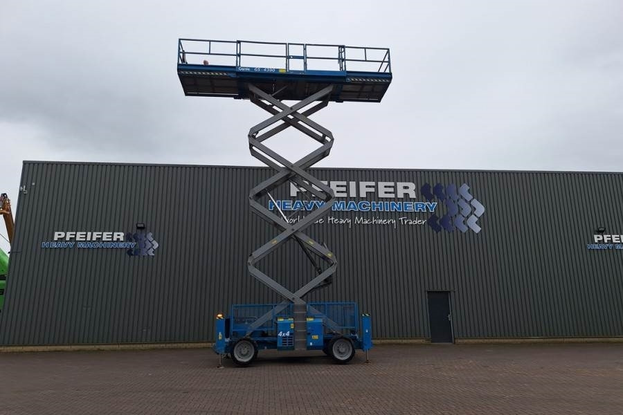 Genie GS4390 Diesel, 4x4 Drive, 15m Working Height, 680k - Käärlift: pilt 3 Genie GS4390 Diesel, 4x4 Drive, 15m Working Height, 680k - Käärlift: pilt 3