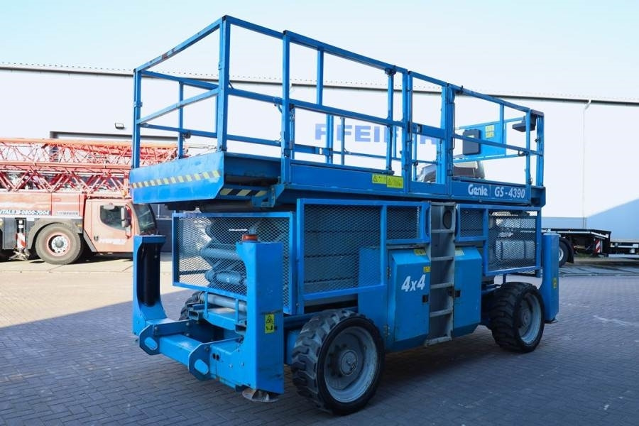 Genie GS4390 Diesel, 4x4 Drive, 15m Working Height, 680k - Käärlift: pilt 2 Genie GS4390 Diesel, 4x4 Drive, 15m Working Height, 680k - Käärlift: pilt 2
