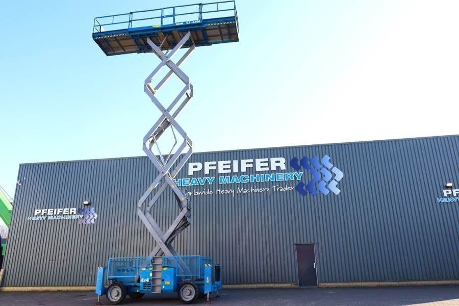 Genie GS4390 Diesel, 4x4 Drive, 15m Working Height, 680k - Käärlift: pilt 2 Genie GS4390 Diesel, 4x4 Drive, 15m Working Height, 680k - Käärlift: pilt 2
