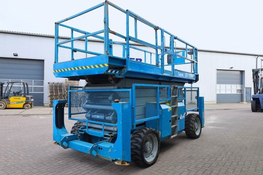 Genie GS5390 Diesel, 4x4 Drive, 18.15m Working Height, 6 - Käärlift: pilt 2 Genie GS5390 Diesel, 4x4 Drive, 18.15m Working Height, 6 - Käärlift: pilt 2