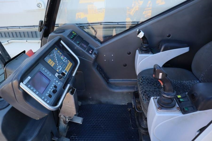 Grove GMK3055 Diesel, 6x6x6, 55t Capacity, 43m Main Boom - Maastikukraana: pilt 5 Grove GMK3055 Diesel, 6x6x6, 55t Capacity, 43m Main Boom - Maastikukraana: pilt 5