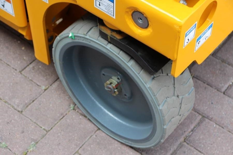 Käärlift Haulotte Compact 8 Valid inspection, *Guarantee! Electric,: pilt 11 Käärlift Haulotte Compact 8 Valid inspection, *Guarantee! Electric,: pilt 11