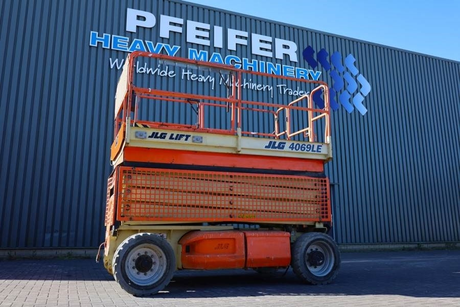 JLG 4069LE Electric, 14.2m Working Height, 360kg Capac - Käärlift: pilt 1 JLG 4069LE Electric, 14.2m Working Height, 360kg Capac - Käärlift: pilt 1