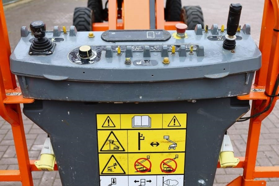 JLG 460SJ Diesel, 4x4 Drive, 16m Working Height, 13m R - Teleskooppoom: pilt 4 JLG 460SJ Diesel, 4x4 Drive, 16m Working Height, 13m R - Teleskooppoom: pilt 4