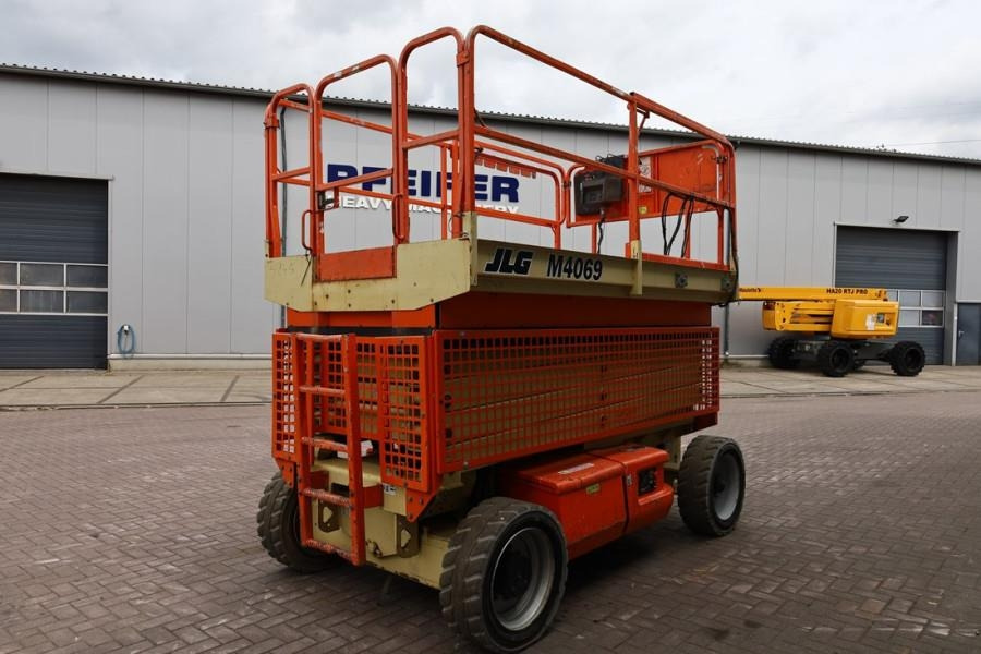 JLG M4069 Hybrid, 14.2m Working Height, 360kg Capacity - Käärlift: pilt 2 JLG M4069 Hybrid, 14.2m Working Height, 360kg Capacity - Käärlift: pilt 2