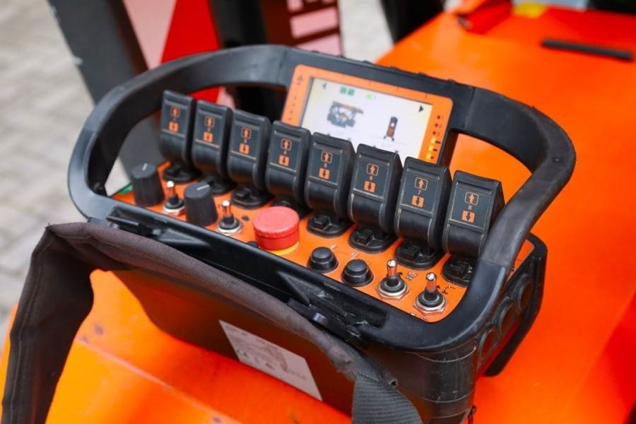Jekko SPX532CL2 Electric, Remote Controlled, 17.3m Lifti - Roomikkraana: pilt 4 Jekko SPX532CL2 Electric, Remote Controlled, 17.3m Lifti - Roomikkraana: pilt 4