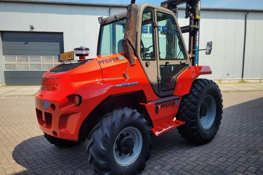 Manitou M30-4 Valid Inspection, *Guarantee, Diesel, 4x4 Dr - Ebatasasel maastikul kohanduv kahveltõstuk: pilt 2 Manitou M30-4 Valid Inspection, *Guarantee, Diesel, 4x4 Dr - Ebatasasel maastikul kohanduv kahveltõstuk: pilt 2