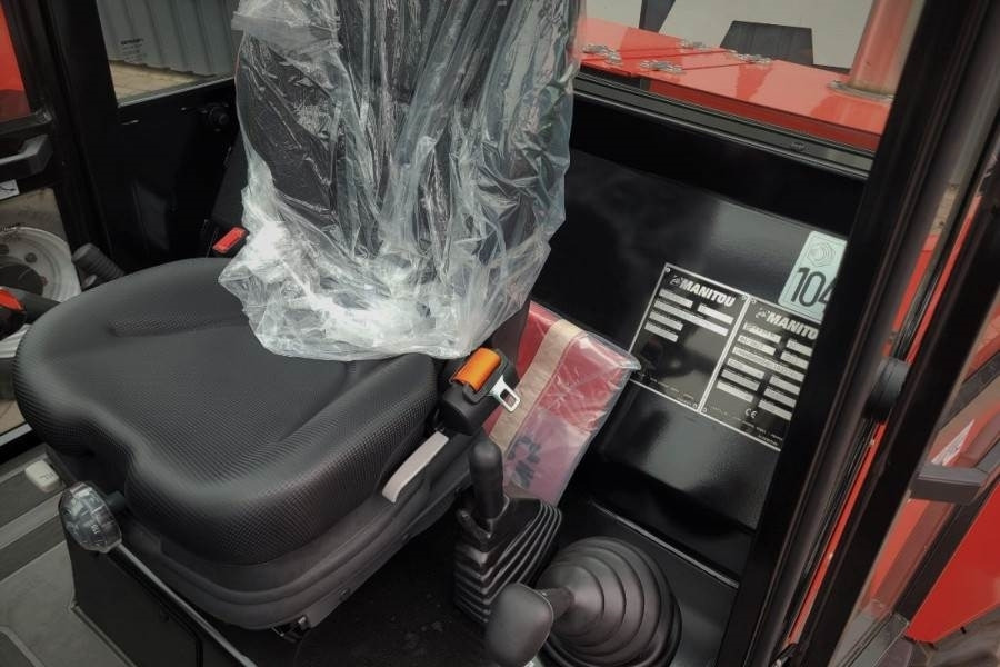 Manitou M30-4 Valid inspection, *Guarantee, Diesel, 4x4 Dr - Ebatasasel maastikul kohanduv kahveltõstuk: pilt 3 Manitou M30-4 Valid inspection, *Guarantee, Diesel, 4x4 Dr - Ebatasasel maastikul kohanduv kahveltõstuk: pilt 3