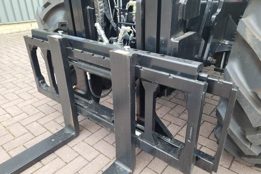 Manitou M30-4 Valid inspection, *Guarantee, Diesel, 4x4 Dr - Ebatasasel maastikul kohanduv kahveltõstuk: pilt 4 Manitou M30-4 Valid inspection, *Guarantee, Diesel, 4x4 Dr - Ebatasasel maastikul kohanduv kahveltõstuk: pilt 4