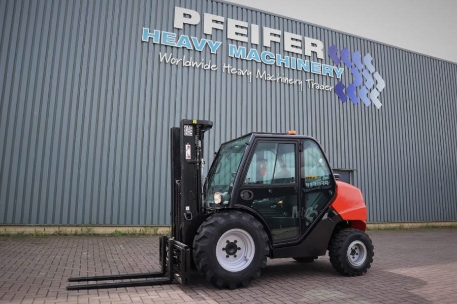 Manitou MC25-4 Valid Inspection, *Guarantee, Diesel, 4x4 D - Ebatasasel maastikul kohanduv kahveltõstuk: pilt 1 Manitou MC25-4 Valid Inspection, *Guarantee, Diesel, 4x4 D - Ebatasasel maastikul kohanduv kahveltõstuk: pilt 1