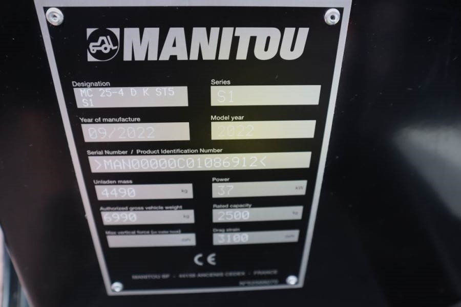 Manitou MC25-4 Valid Inspection, *Guarantee, Diesel, 4x4 D - Ebatasasel maastikul kohanduv kahveltõstuk: pilt 5 Manitou MC25-4 Valid Inspection, *Guarantee, Diesel, 4x4 D - Ebatasasel maastikul kohanduv kahveltõstuk: pilt 5