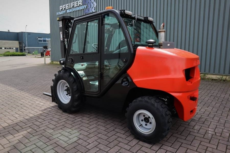 Manitou MC25-4 Valid Inspection, *Guarantee, Diesel, 4x4 D - Ebatasasel maastikul kohanduv kahveltõstuk: pilt 4 Manitou MC25-4 Valid Inspection, *Guarantee, Diesel, 4x4 D - Ebatasasel maastikul kohanduv kahveltõstuk: pilt 4