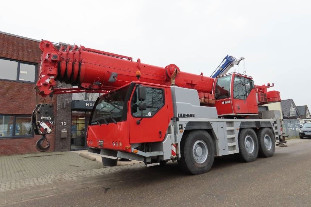 Liebherr LTM 1055-3.2 - Maastikukraana: pilt 1 Liebherr LTM 1055-3.2 - Maastikukraana: pilt 1