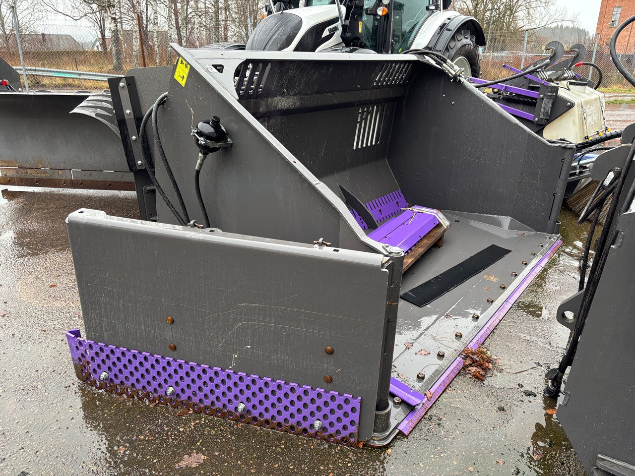 Holms MS400 FROT.1 - Laaduri kopp: pilt 1 Holms MS400 FROT.1 - Laaduri kopp: pilt 1