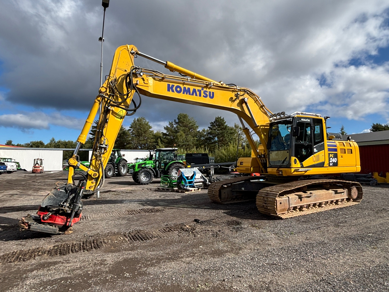 Komatsu PC240LC - Ekskavaator: pilt 1 Komatsu PC240LC - Ekskavaator: pilt 1