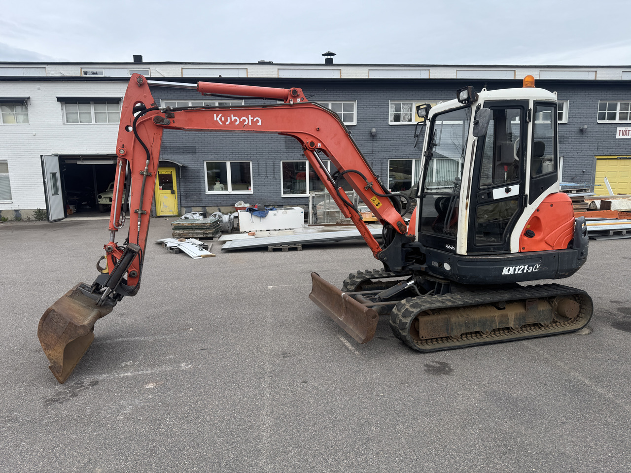 Kubota KX121-3 - Ekskavaator: pilt 1 Kubota KX121-3 - Ekskavaator: pilt 1