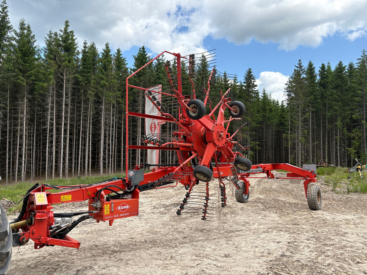 Kuhn GA 8020 - Kaarutaja/ Reha: pilt 1 Kuhn GA 8020 - Kaarutaja/ Reha: pilt 1
